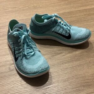 Nike Women's Sneakers in Teal and Black